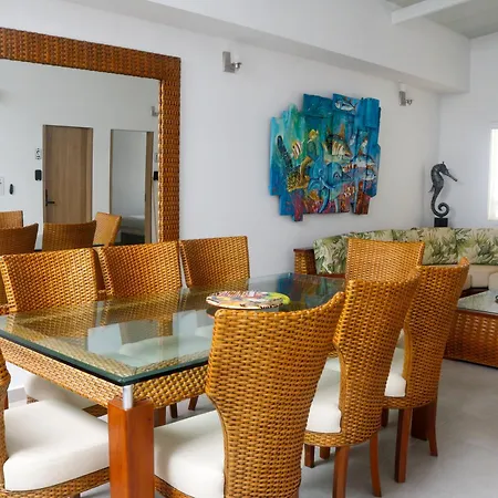 Privada, Piscina Y Jacuzzi Cerca Al Mar - 5 Habitación en casa particular Cartagena